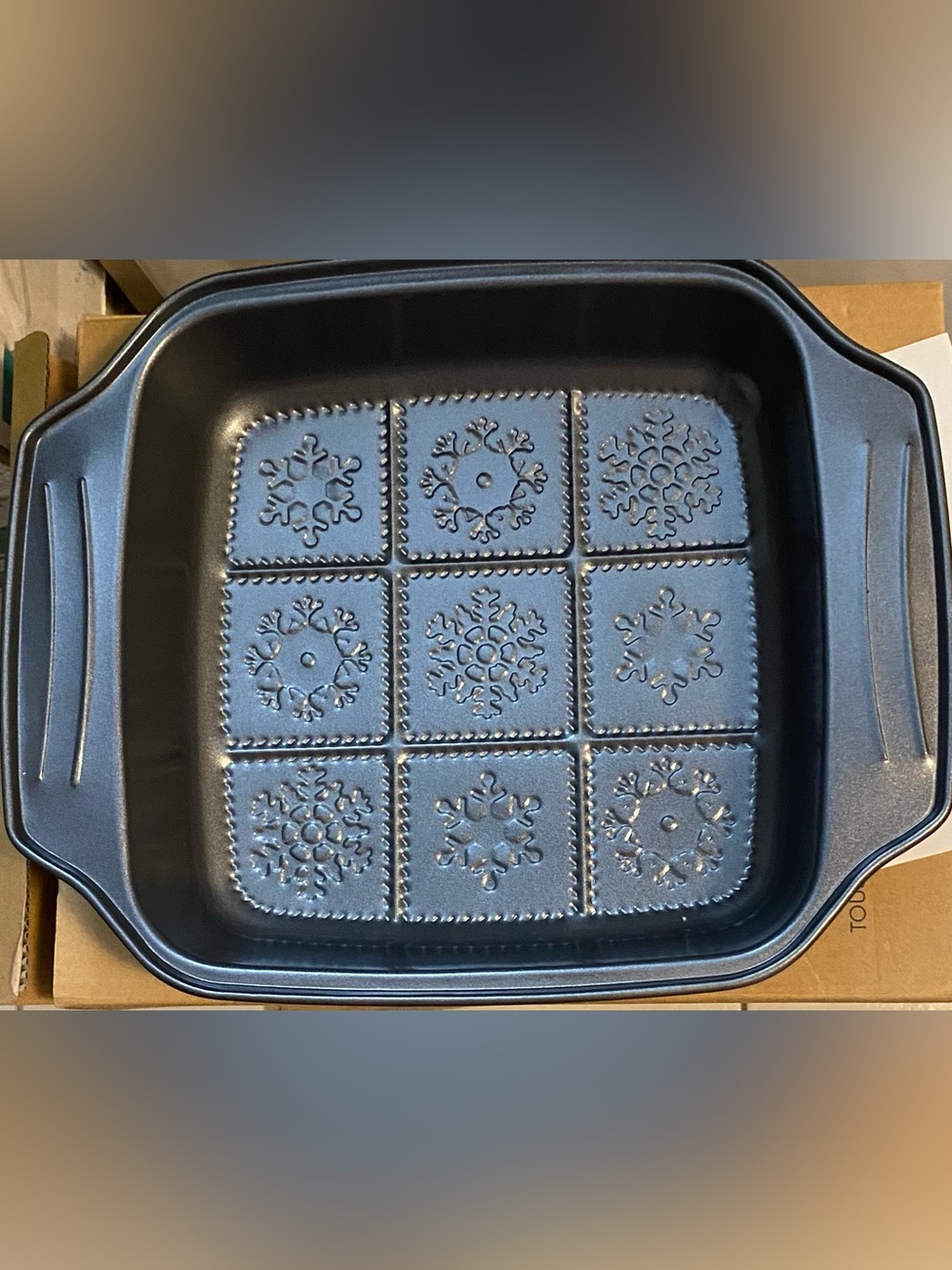 NEW AVON SNOWFLAKE square baking pan